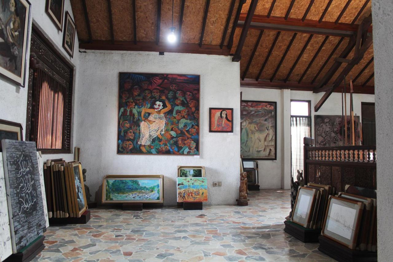 Posnya Seni Godod Art Gallery & Homestay Yogyakarta Exterior photo
